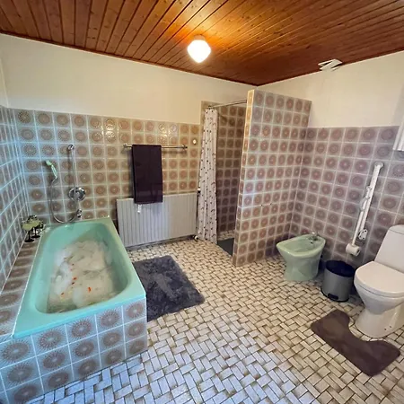Villa 4-bedroom Family Villa, Bath Tub, Billiards, Piano, And Fun Board Games