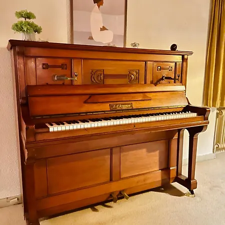 4-bedroom Family Villa, Bath Tub, Billiards, Piano, And Fun Board Games