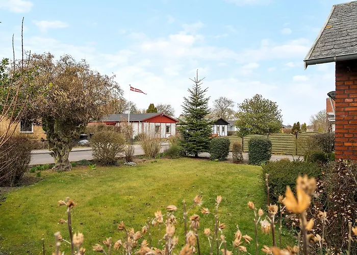 Premium Villa, Bath Tub, Billiards, Piano, And Fun Board Games *